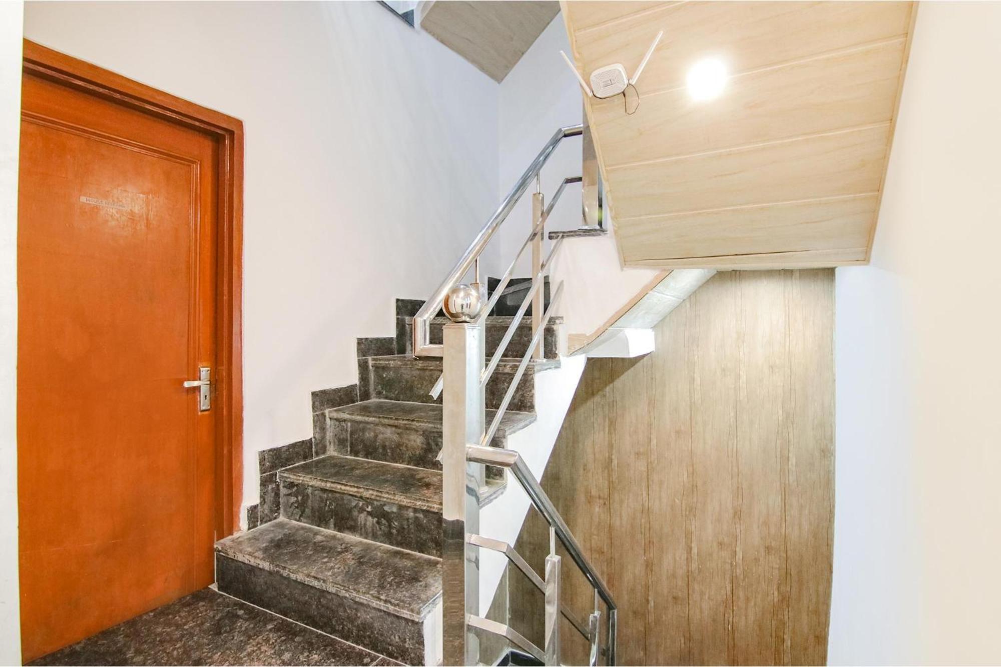 Fabexpress Kalsia Homestay - Nr Radha Krishna Mandir Mussoorie Exterior photo